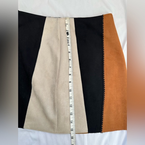 Zara Colorblocked Faux Suede Mini Skirt - Size Medium - Picture 5 of 7